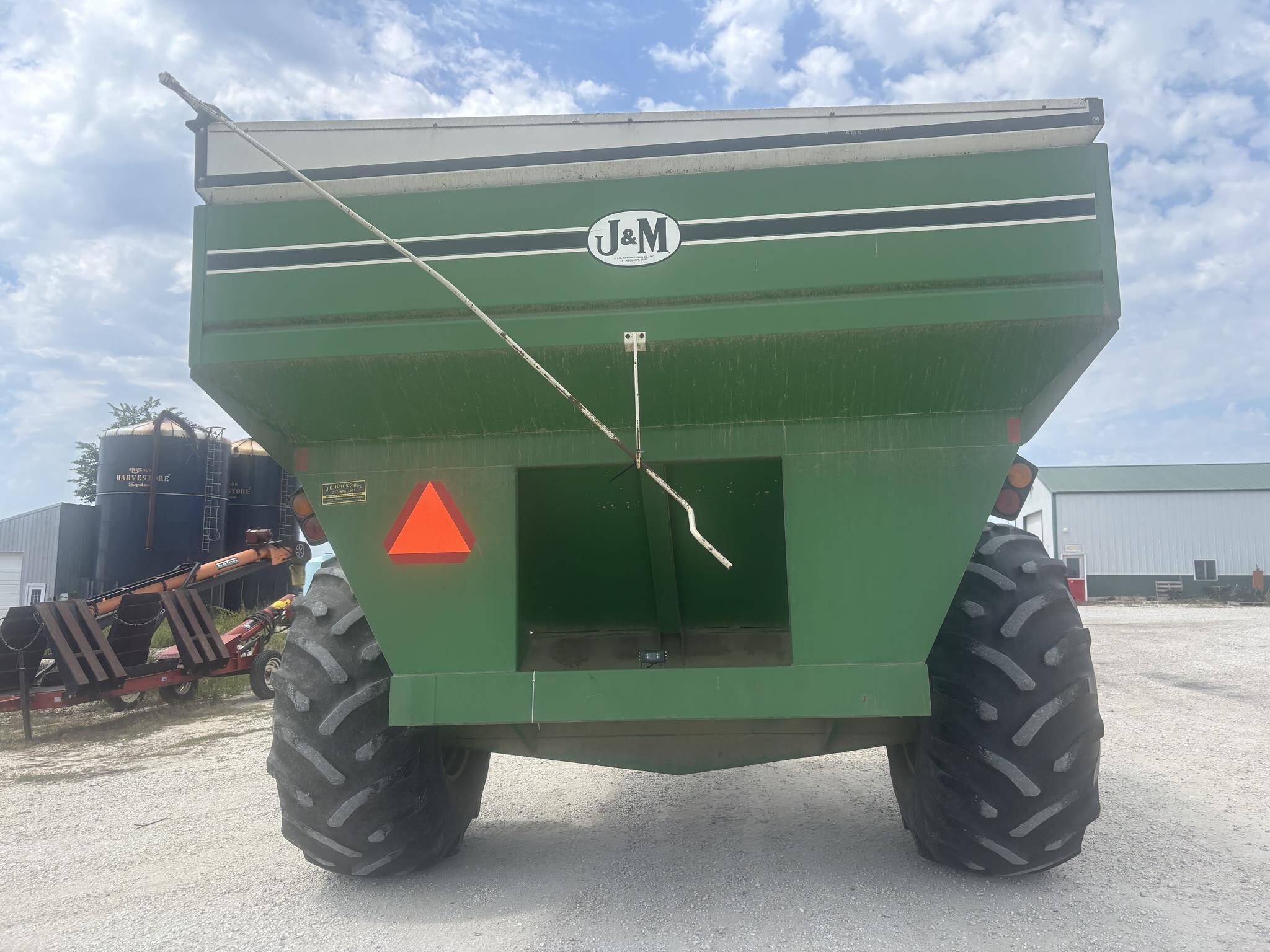  J&M 750 Grain Cart