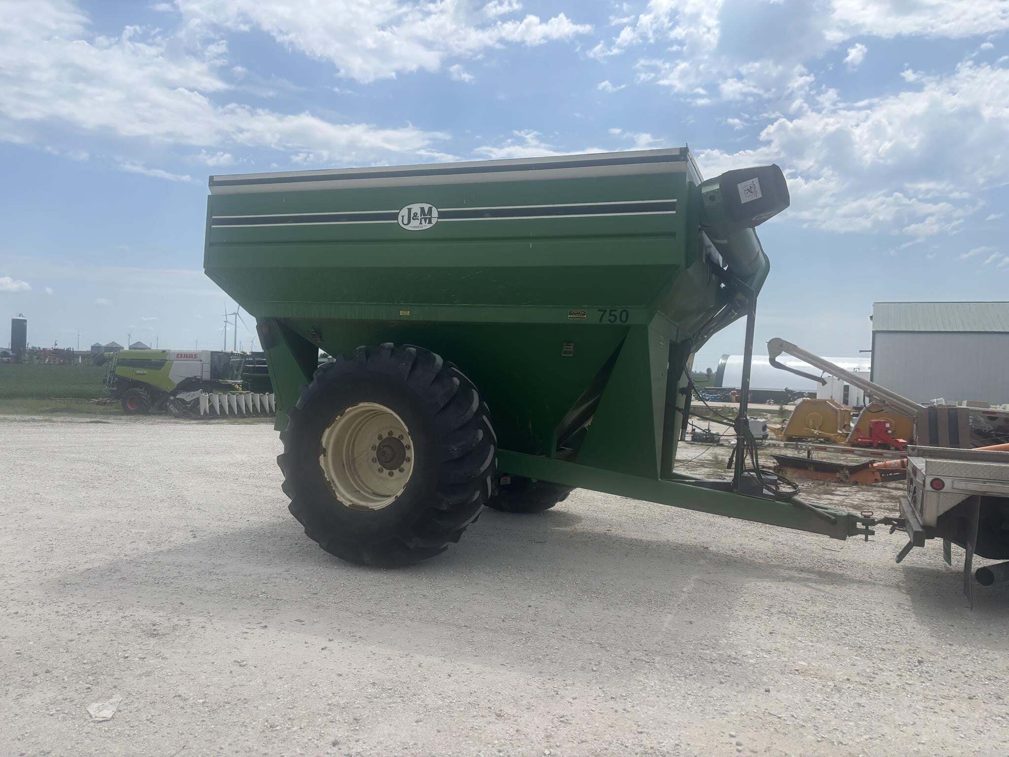  J&M 750 Grain Cart