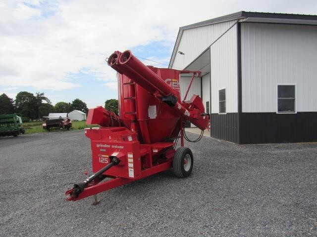  Gehl MX125 Grinders and Mixer