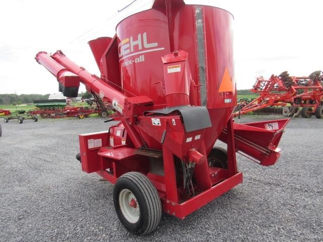  Gehl MX125 Grinders and Mixer