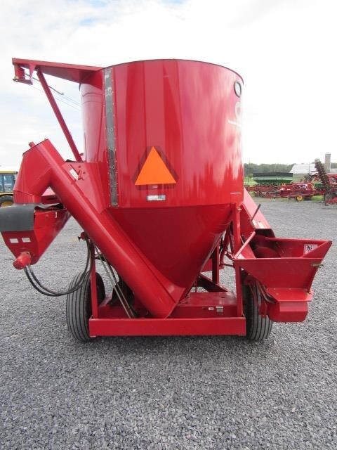  Gehl MX125 Grinders and Mixer