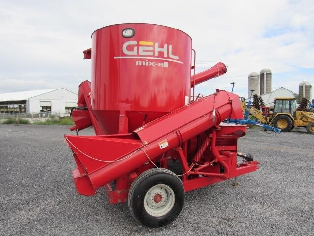  Gehl MX125 Grinders and Mixer