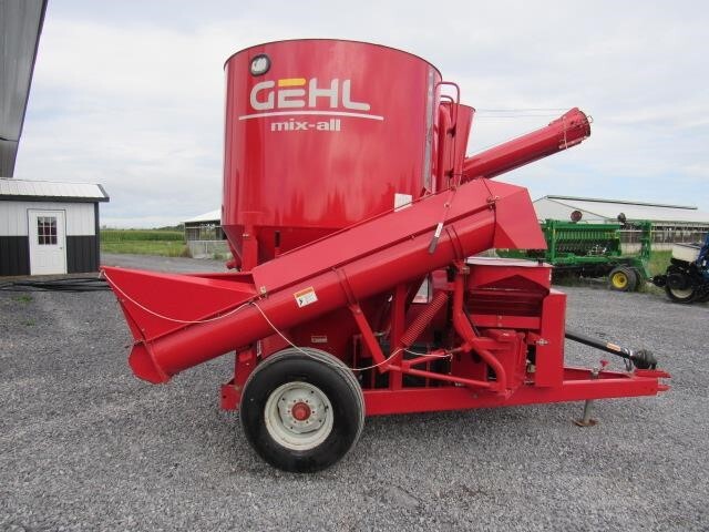  Gehl MX125 Grinders and Mixer