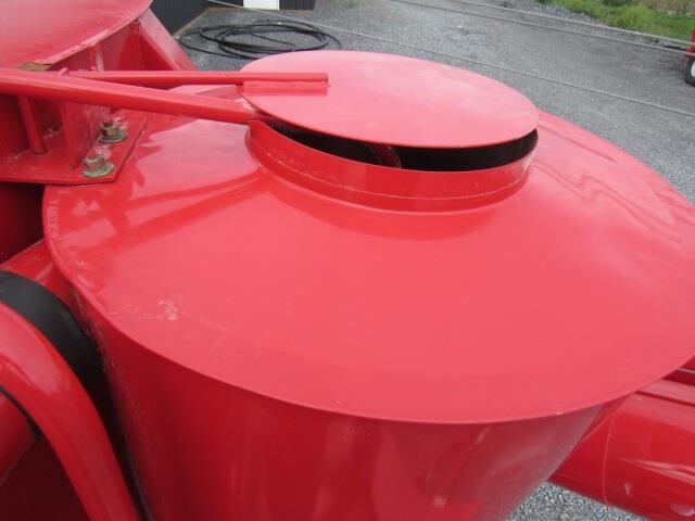  Gehl MX125 Grinders and Mixer