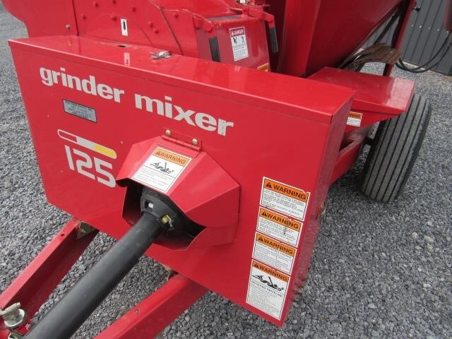  Gehl MX125 Grinders and Mixer