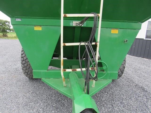  E-Z Trail 510 Grain Cart