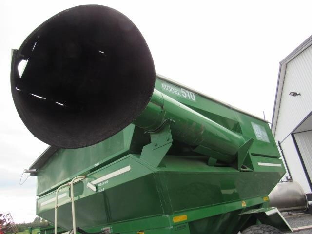  E-Z Trail 510 Grain Cart
