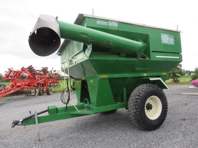  E-Z Trail 510 Grain Cart