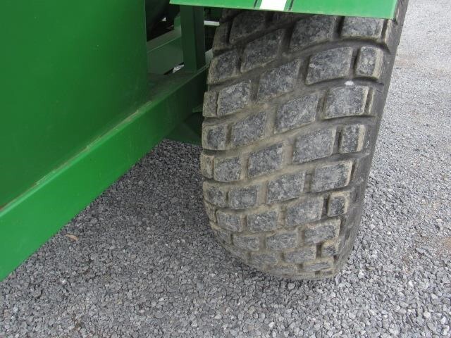  E-Z Trail 510 Grain Cart