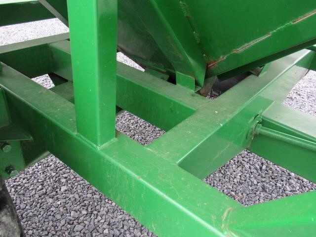 E-Z Trail 510 Grain Cart