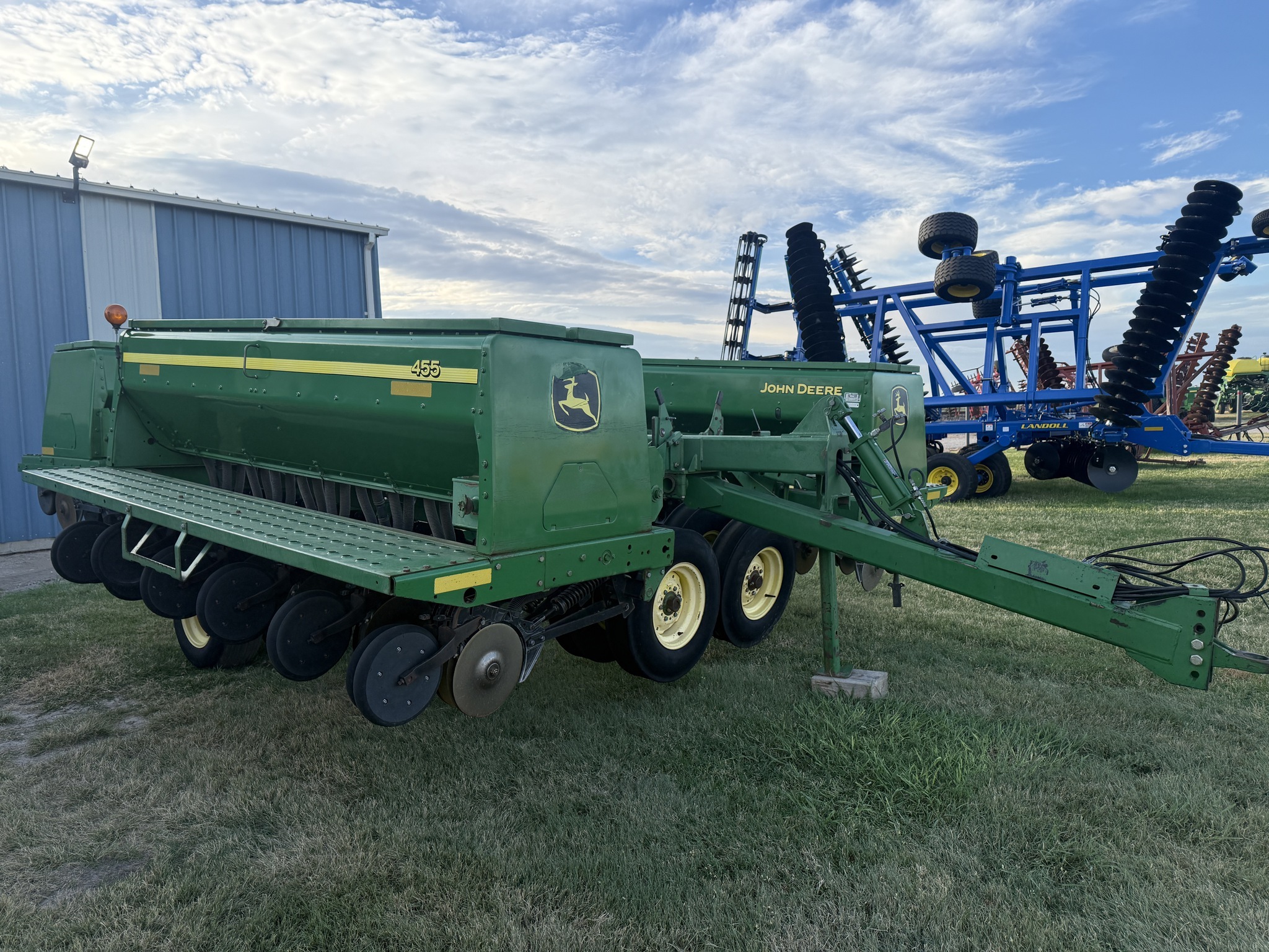 2002 John Deere 455 Drill