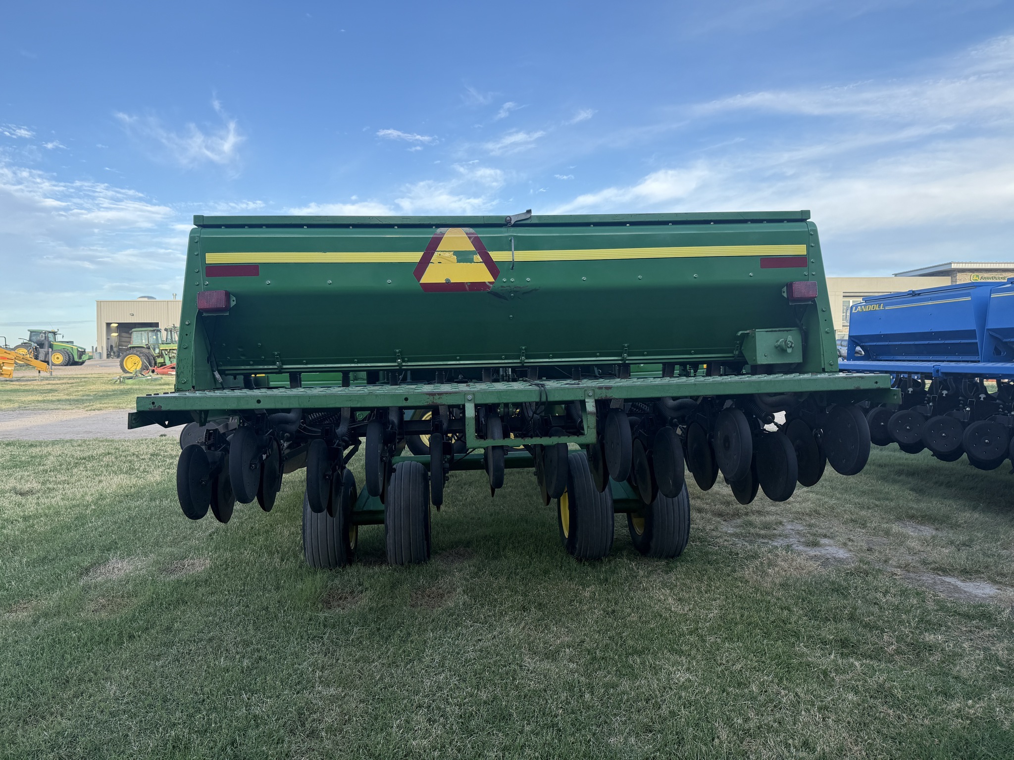 2002 John Deere 455 Drill