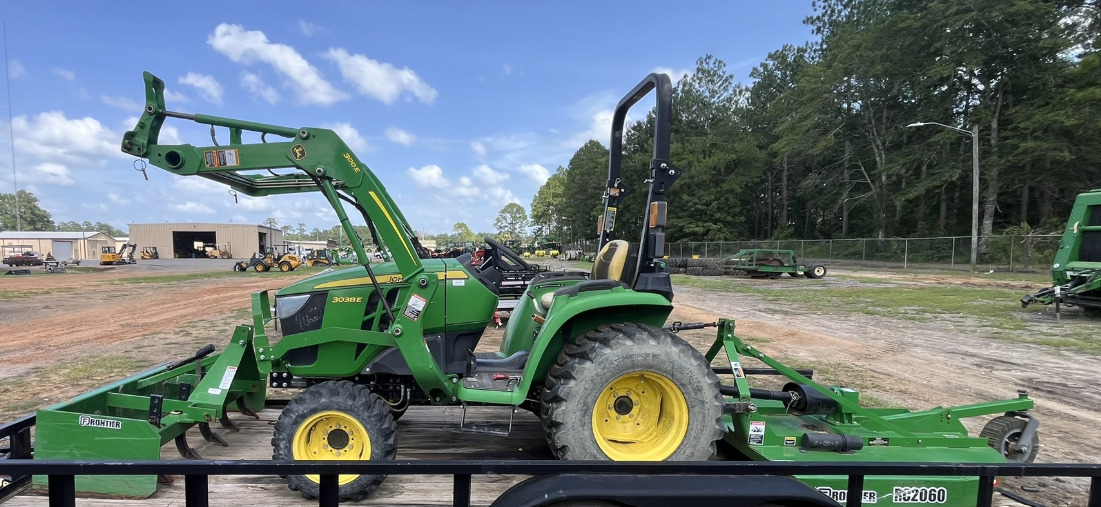 2021 John Deere 3038E Tractor