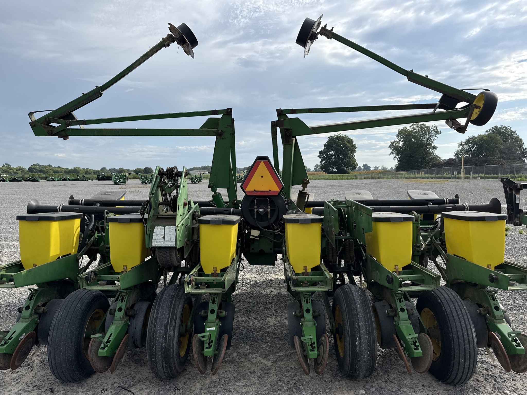 1996 John Deere 1760 Planter