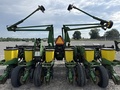 1996 John Deere 1760 Planter