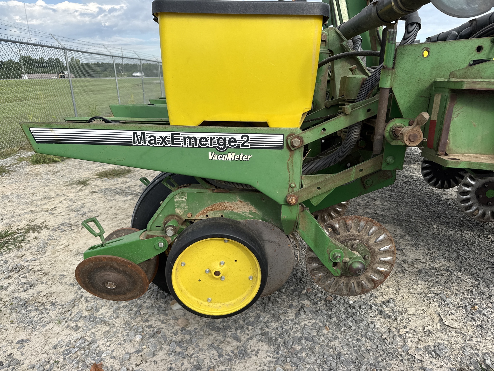 1996 John Deere 1760 Planter