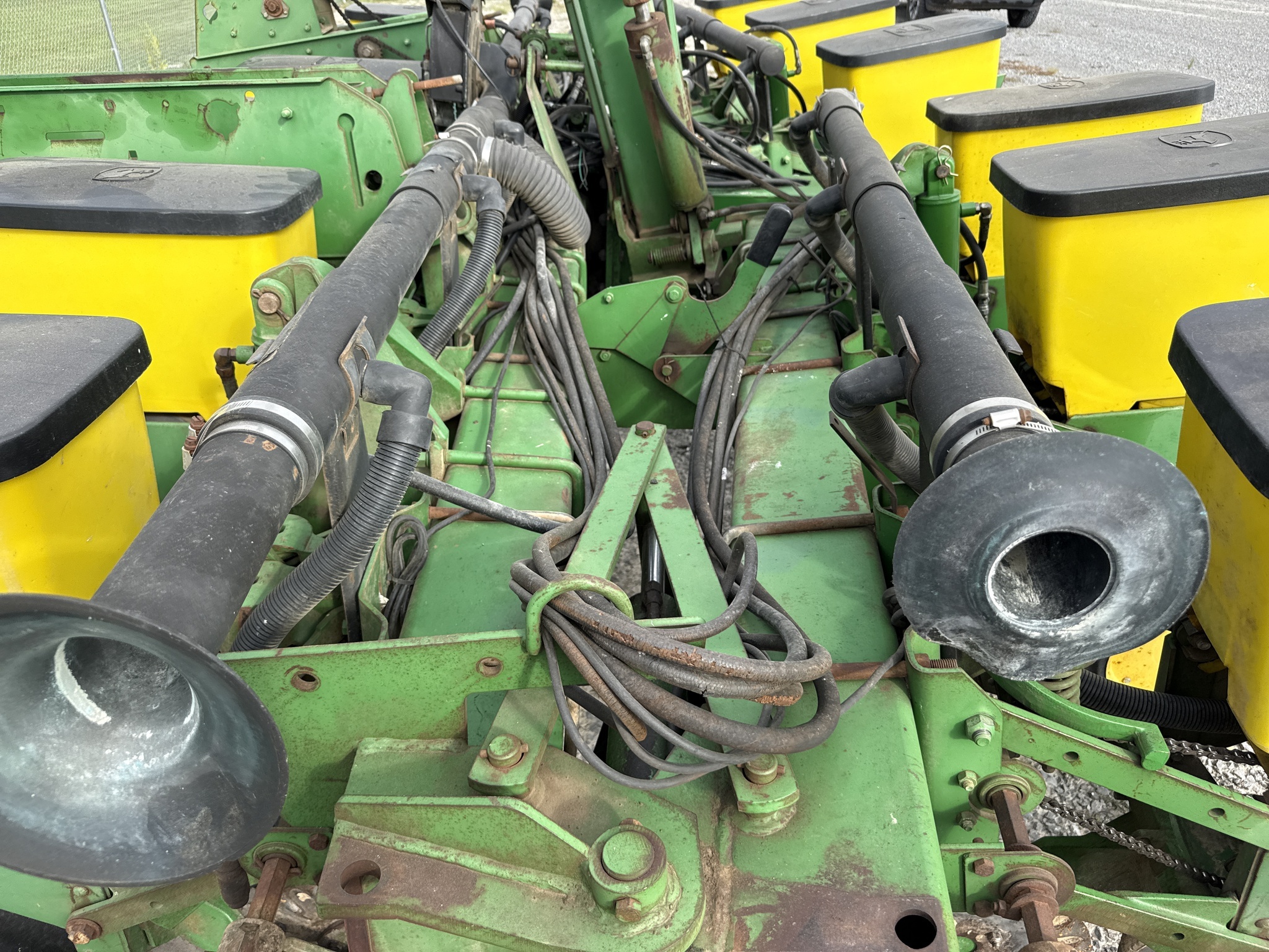 1996 John Deere 1760 Planter