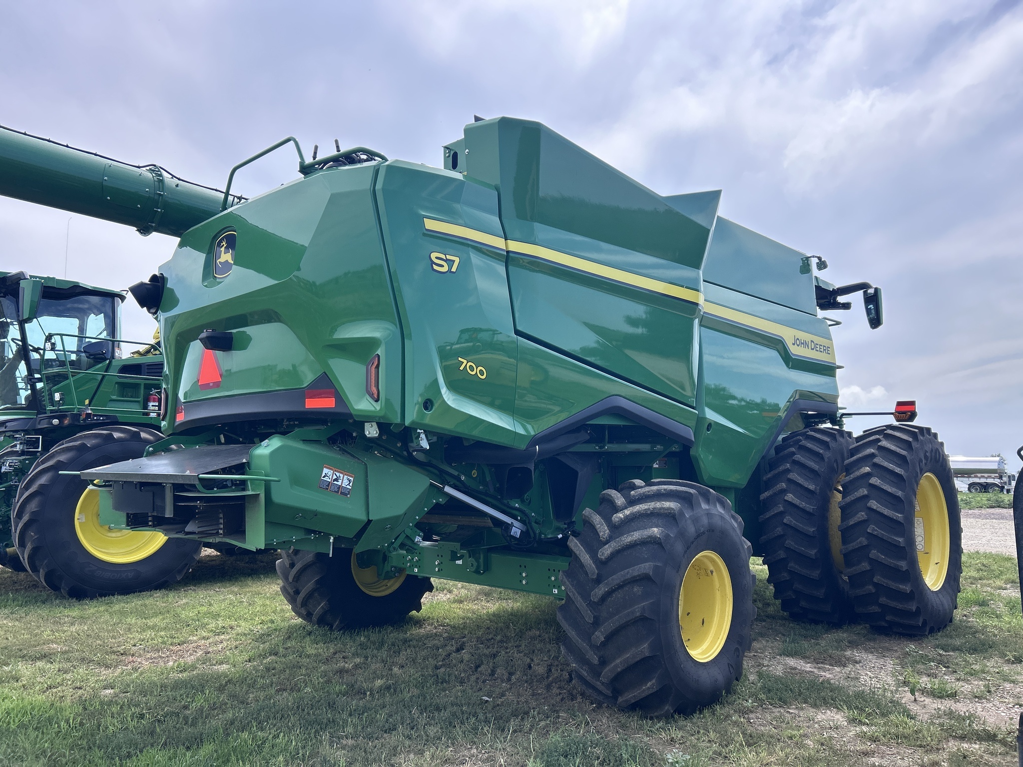 2025 John Deere S7 700 Combine