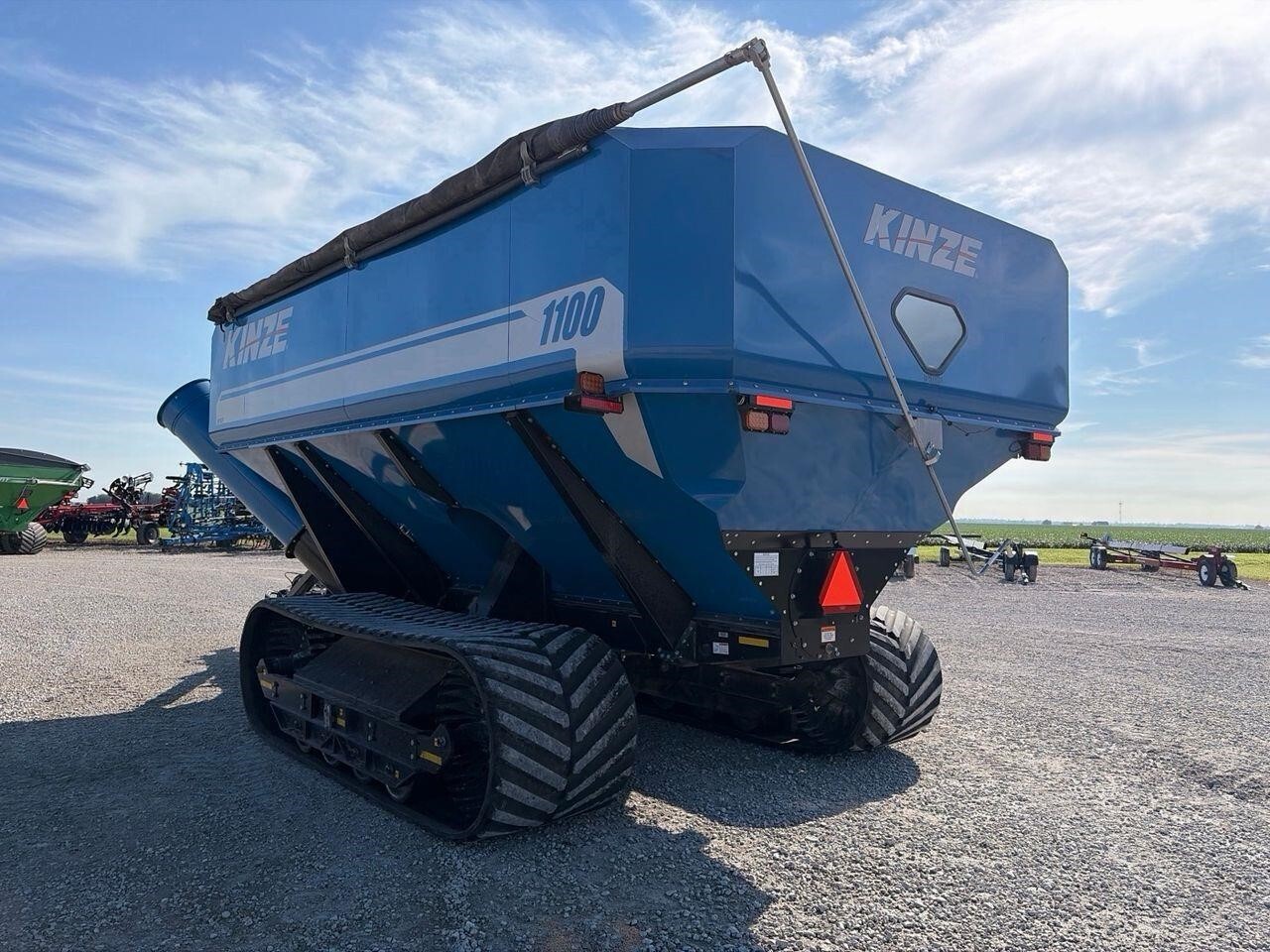 2013 Kinze 1100 Grain Cart