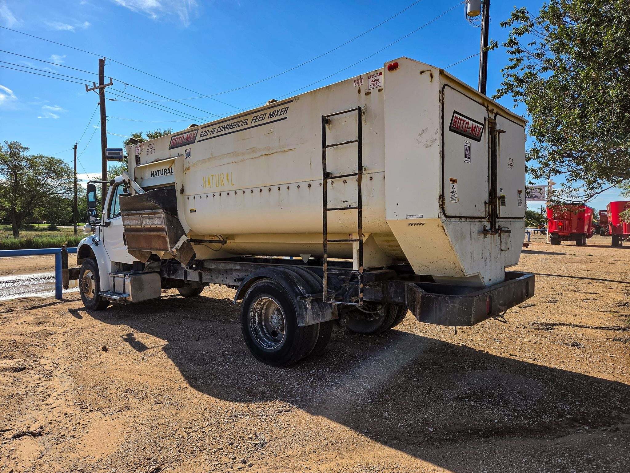  Roto Mix 620-16 Grinders and Mixer