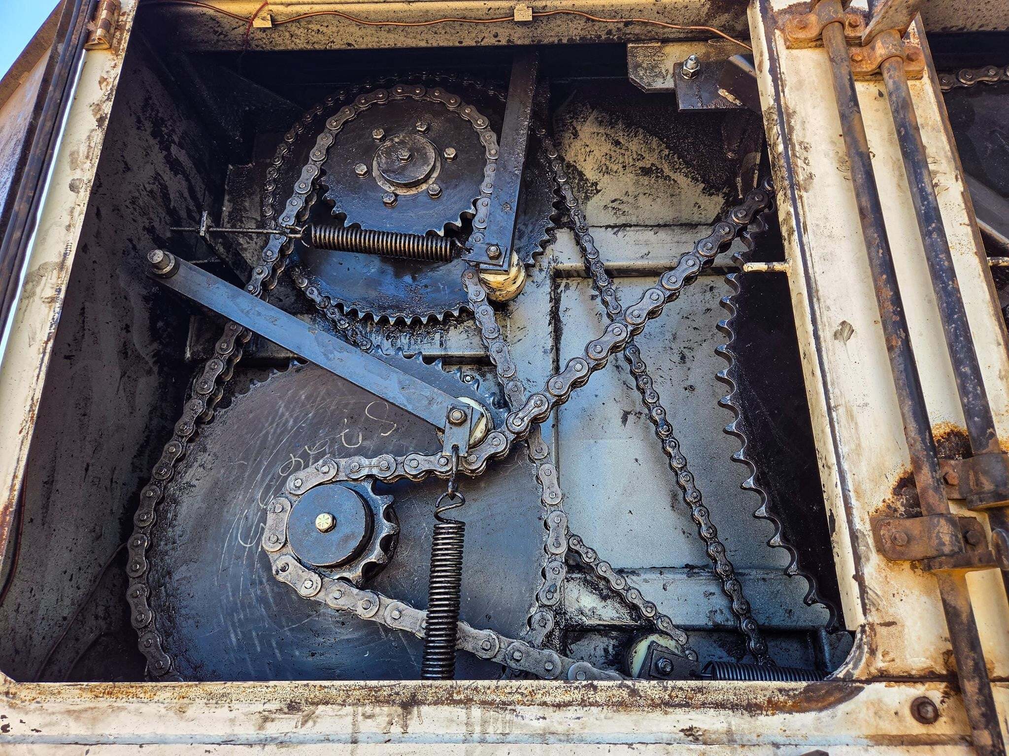  Roto Mix 620-16 Grinders and Mixer