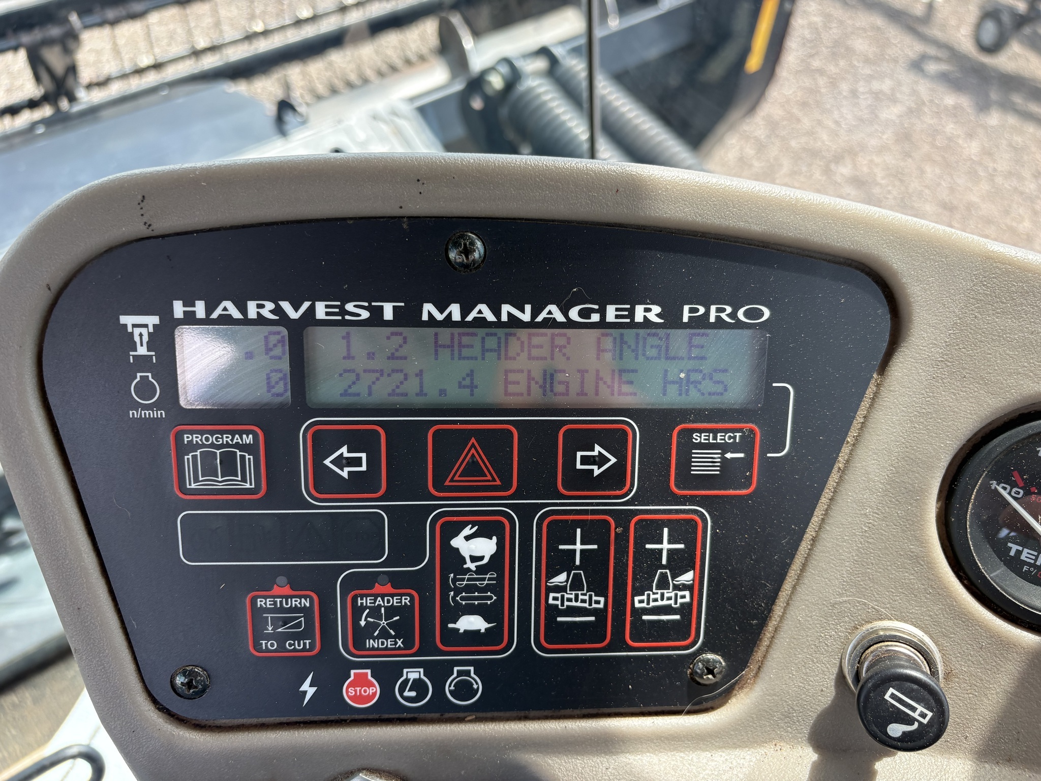 2010 MacDon M150 Self-Propelled Windrowers and Swather