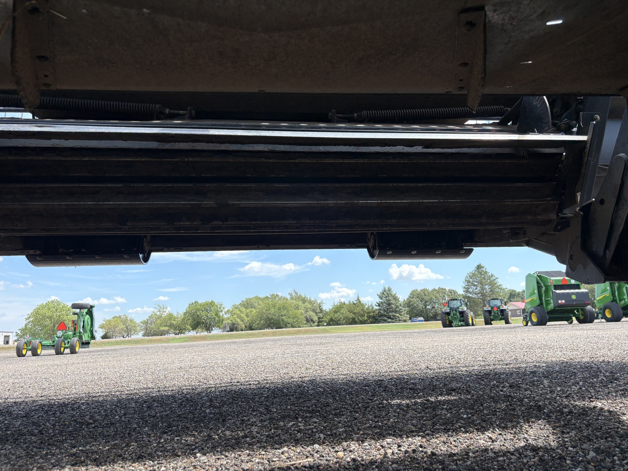 2010 MacDon M150 Self-Propelled Windrowers and Swather