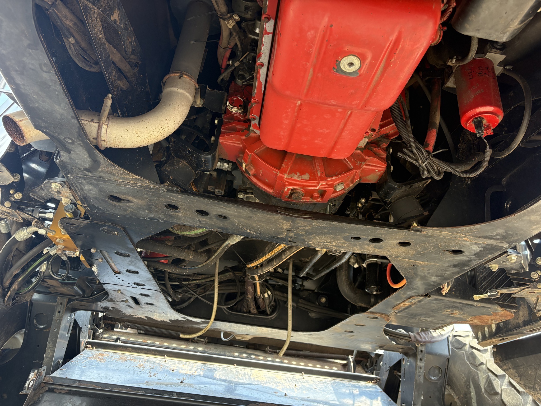 2010 MacDon M150 Self-Propelled Windrowers and Swather
