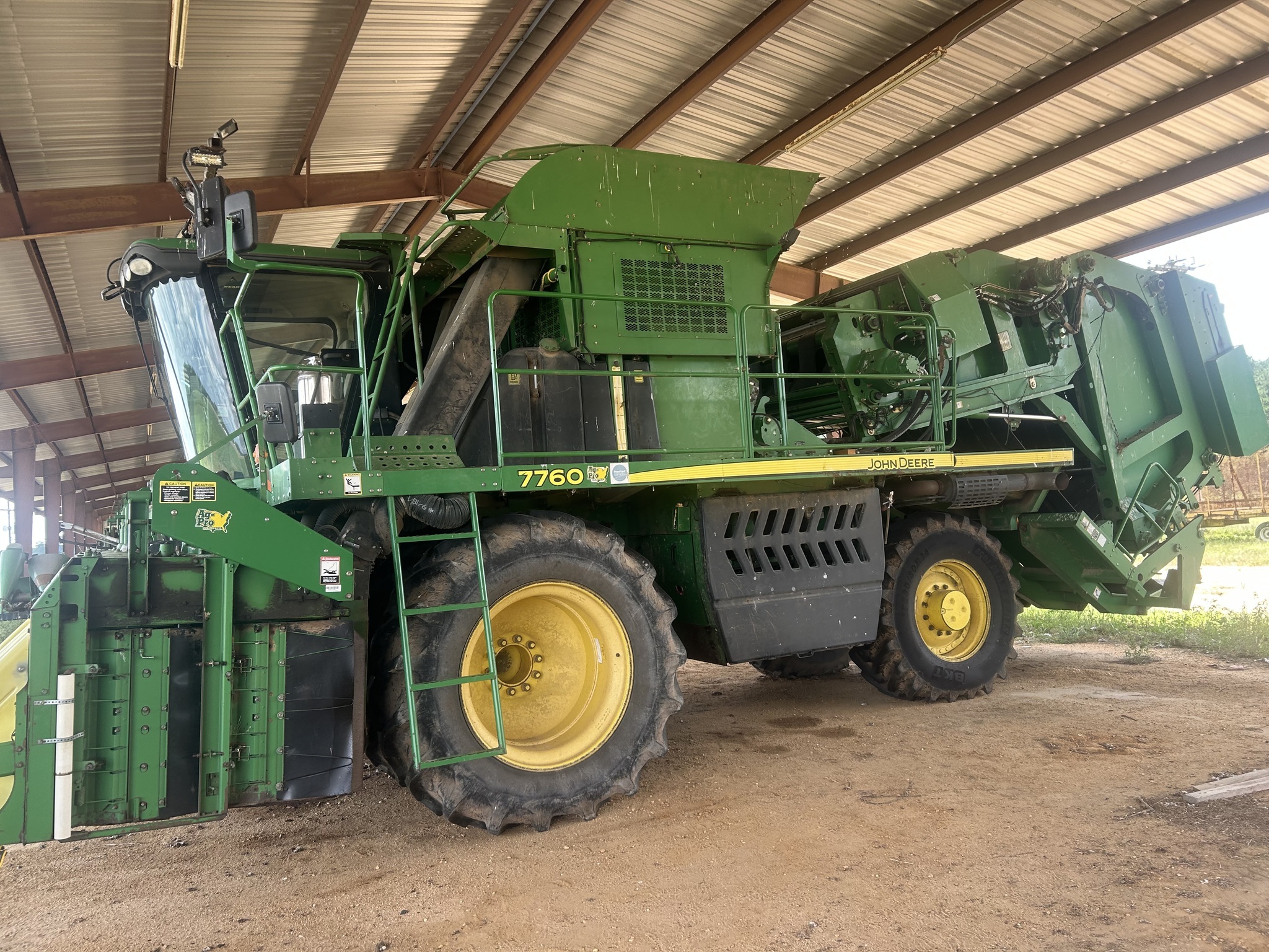 2010 John Deere 7760 Cotton Equipment