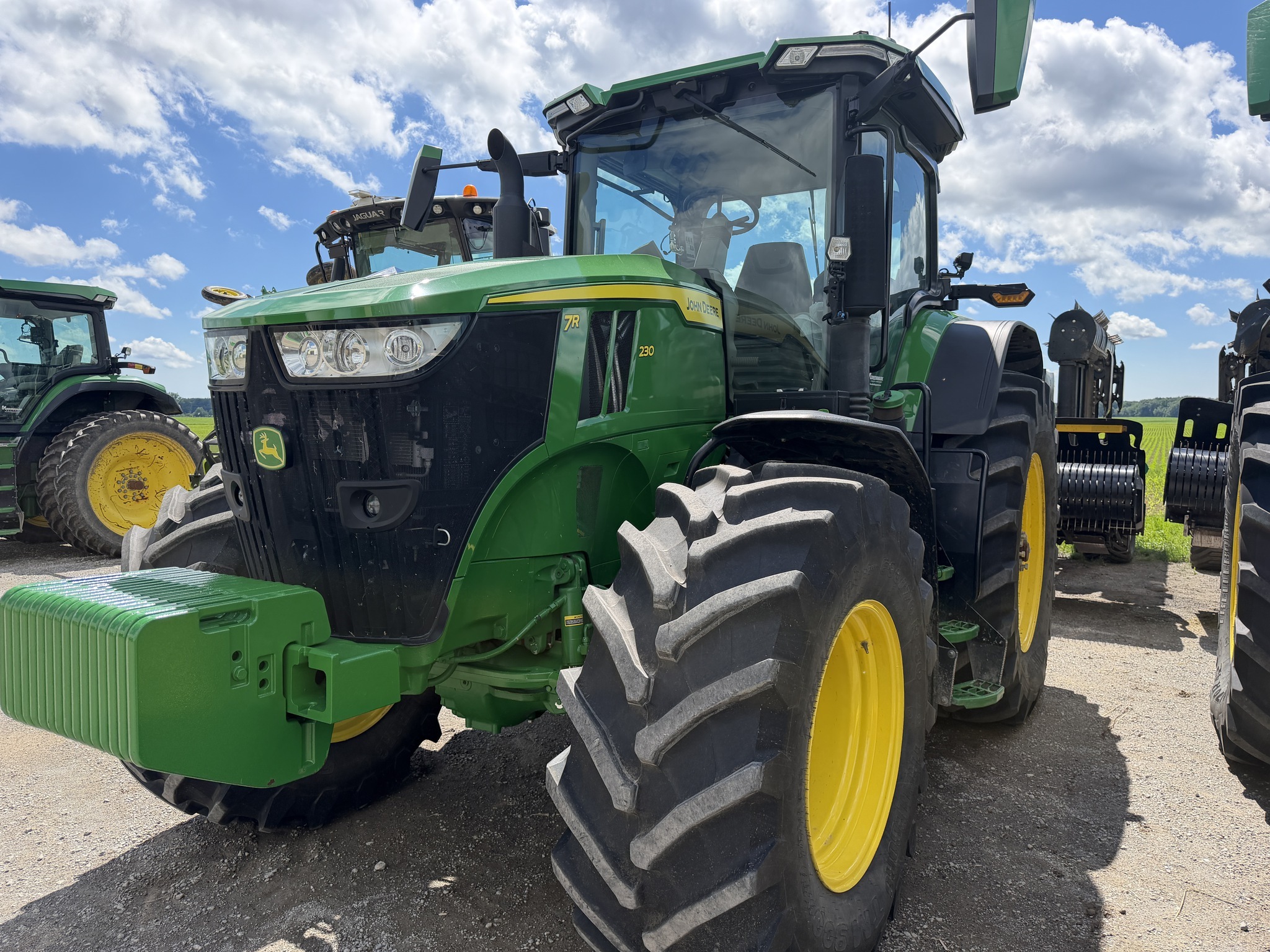 2023 John Deere 7R 230 Tractor