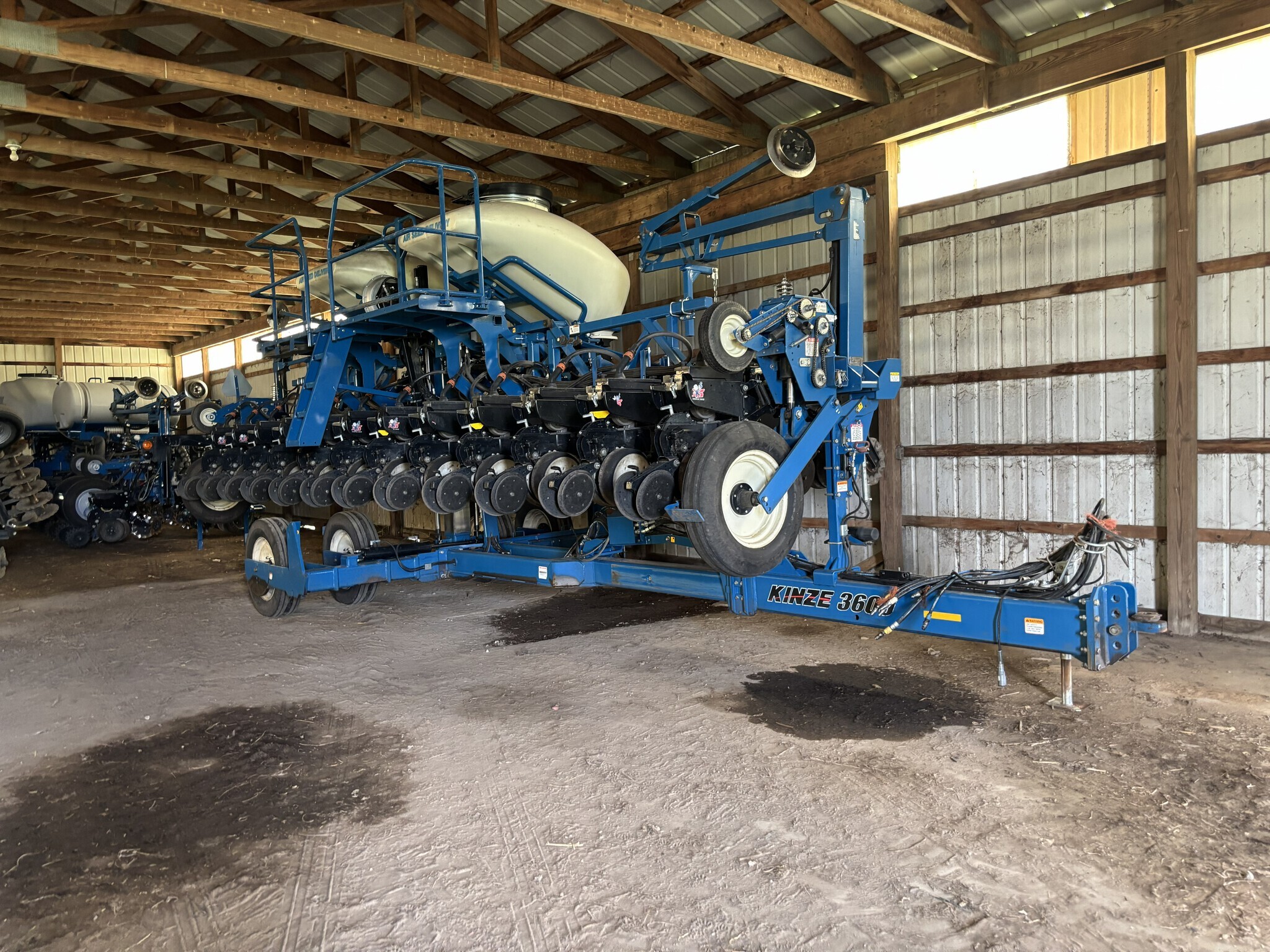 2012 Kinze 3600 ASD Planter