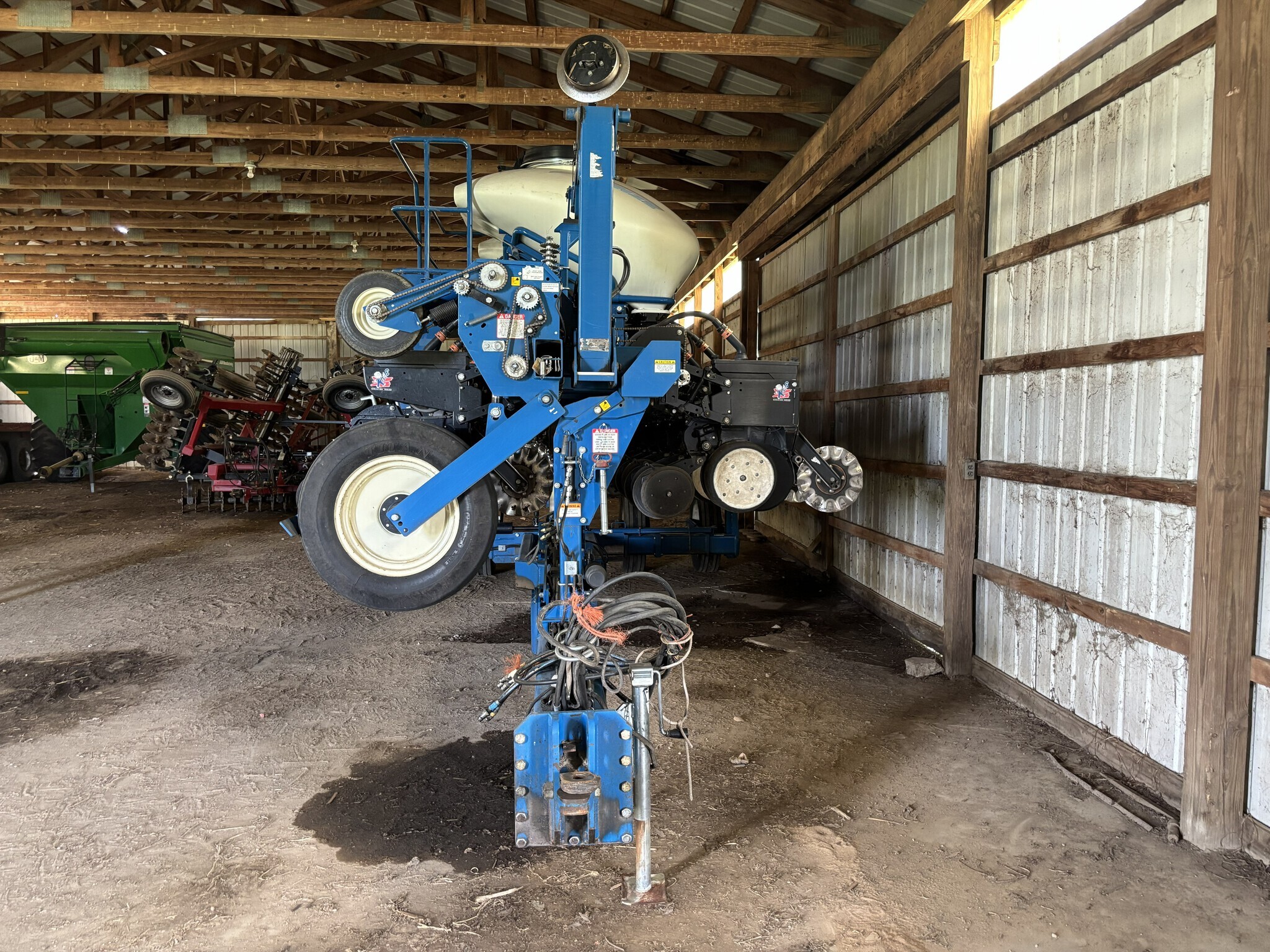 2012 Kinze 3600 ASD Planter