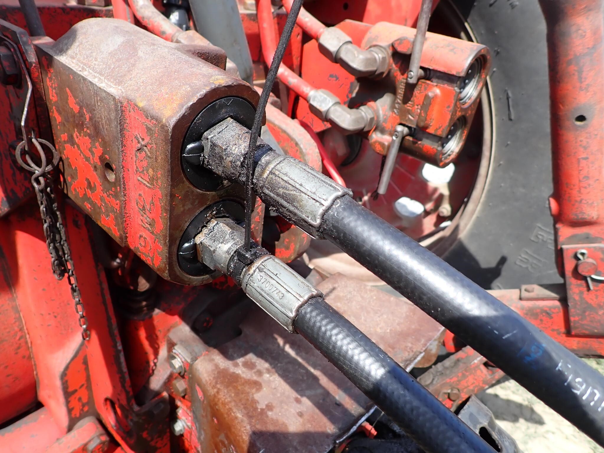 Haybuster 2564 Grinders and Mixer