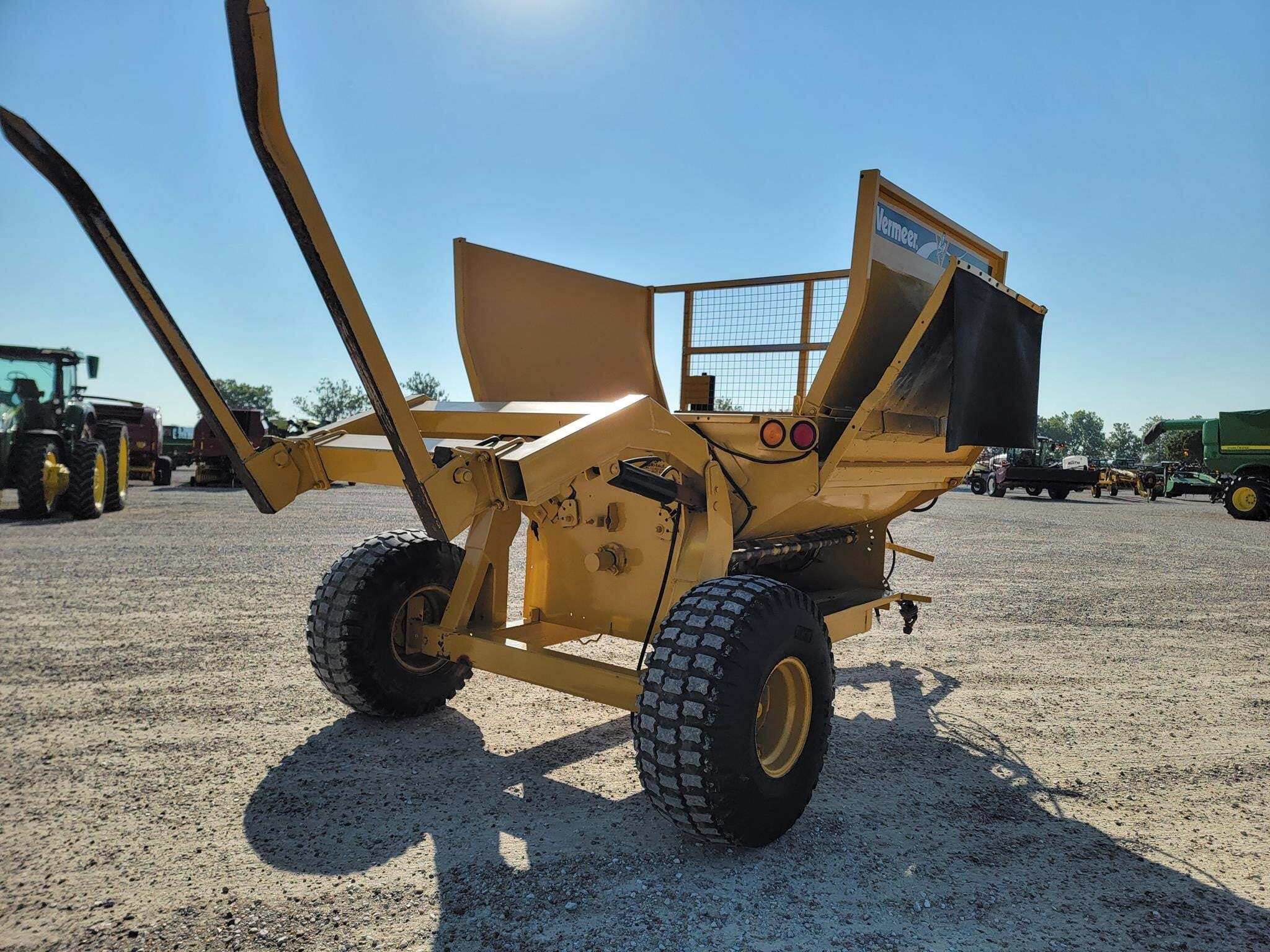 2010 Vermeer BP8000 Grinders and Mixer