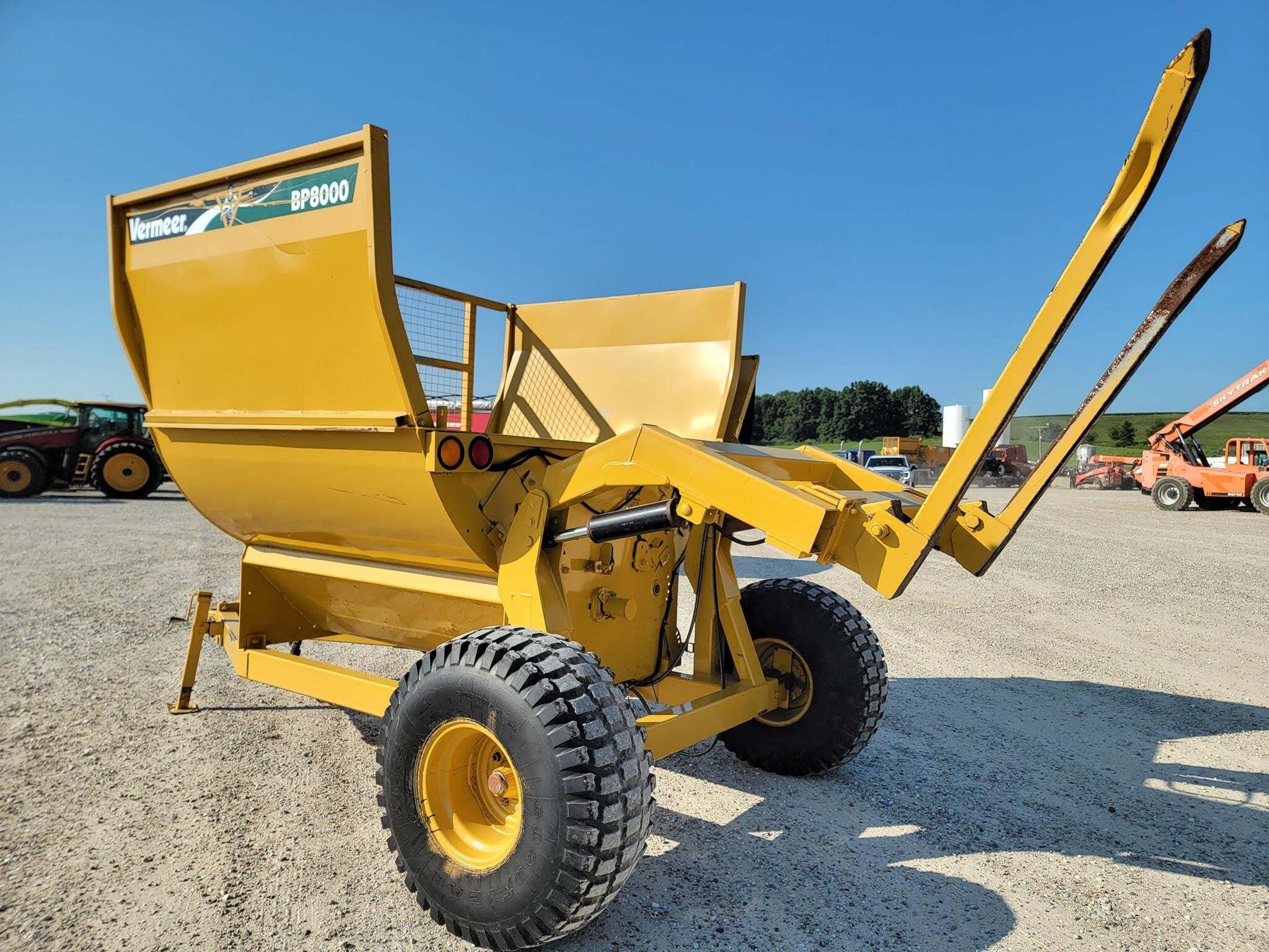 2010 Vermeer BP8000 Grinders and Mixer
