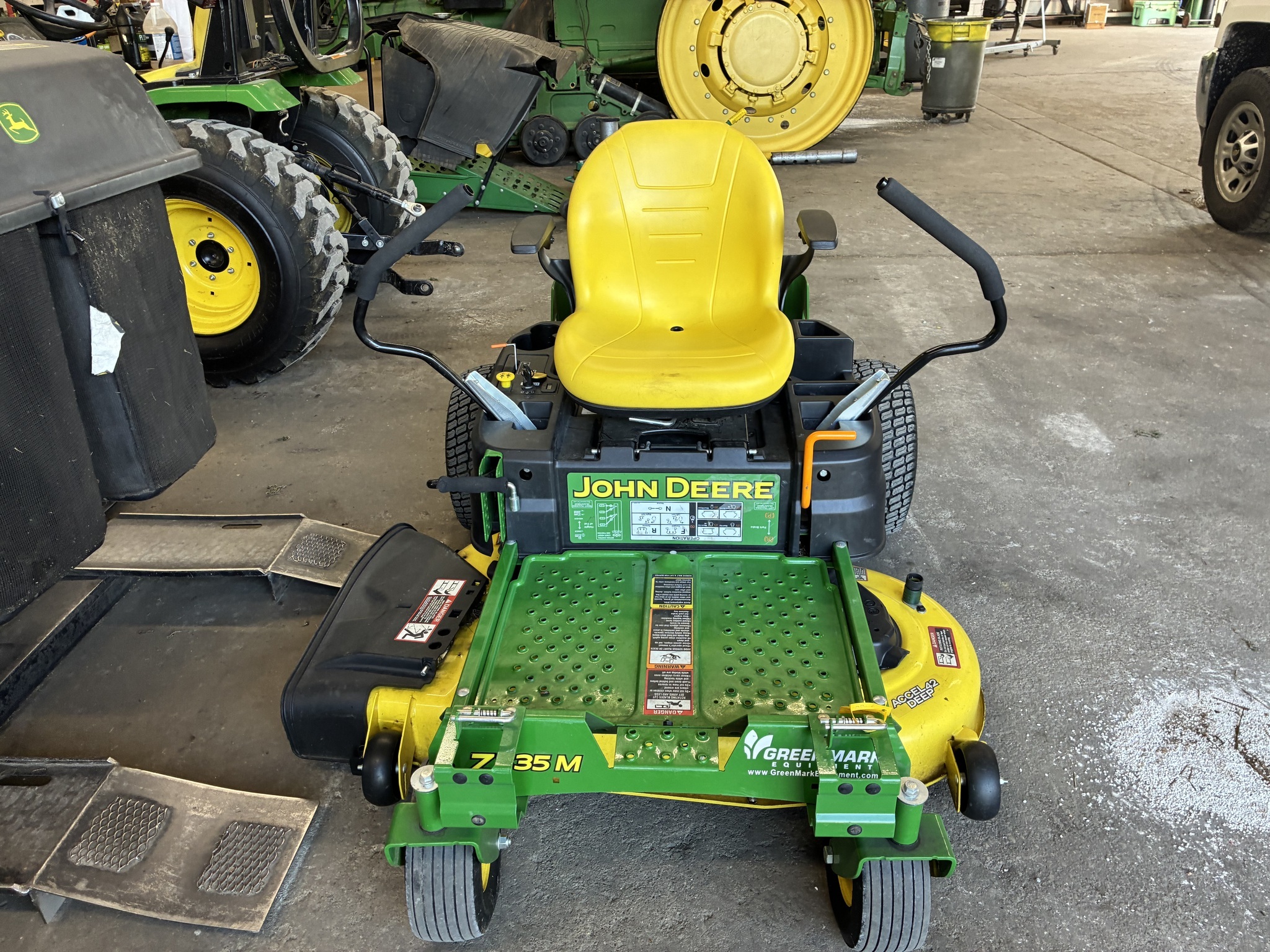 2019 John Deere Z335M Lawn Mower