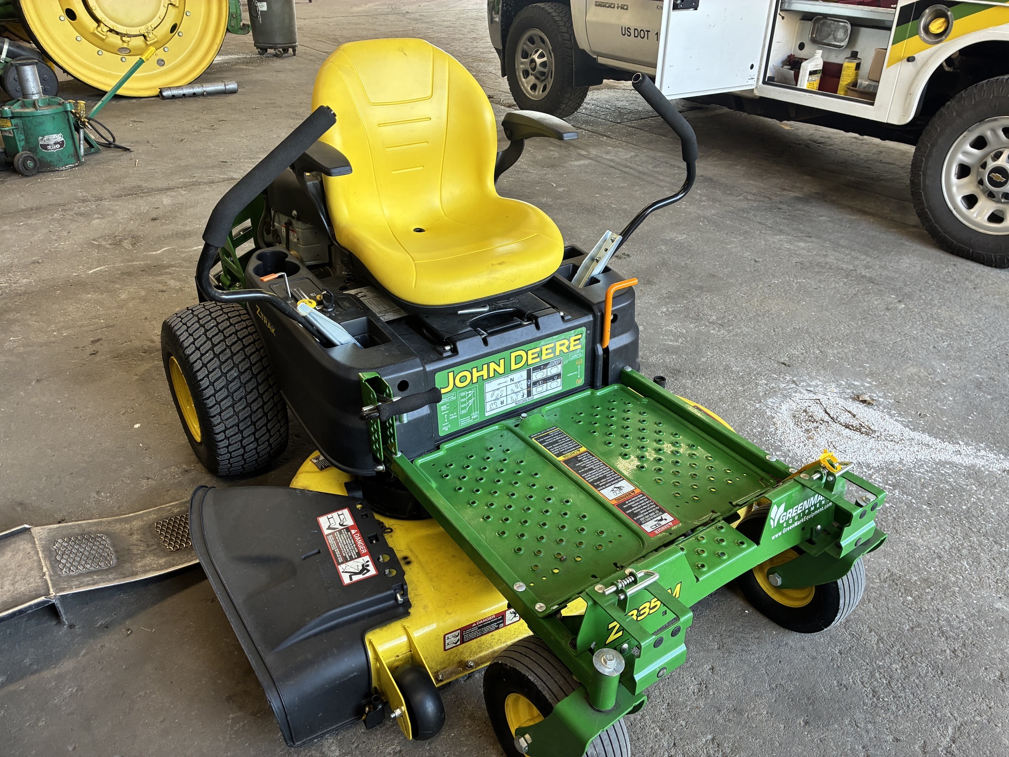 2019 John Deere Z335M Lawn Mower