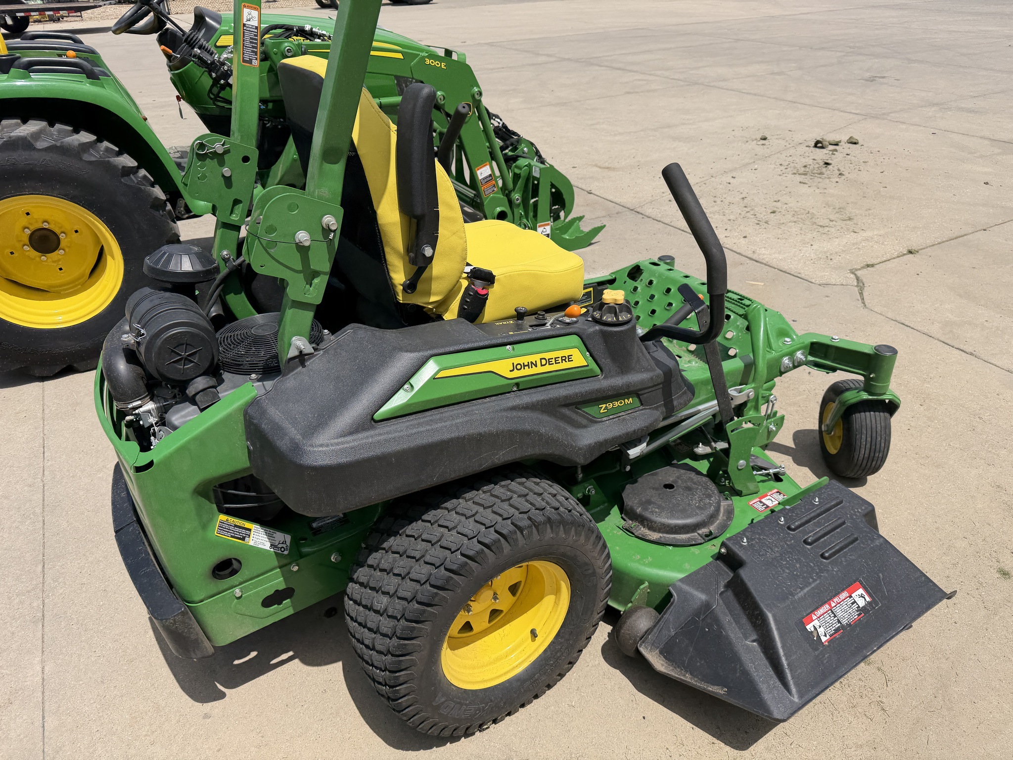 2023 John Deere Z930M Lawn Mower