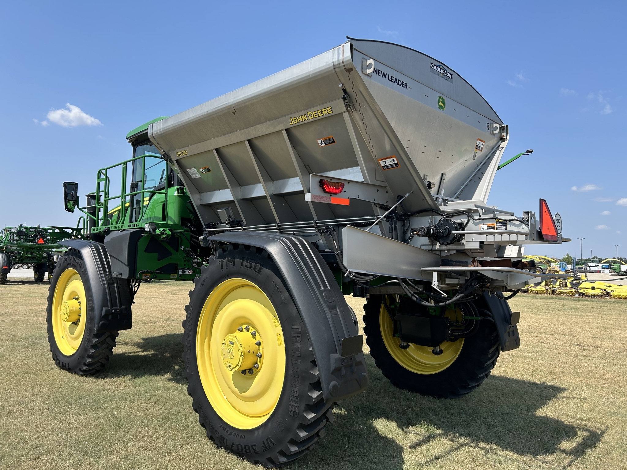 2023 John Deere 600R Loader and Skid Steer Attachment