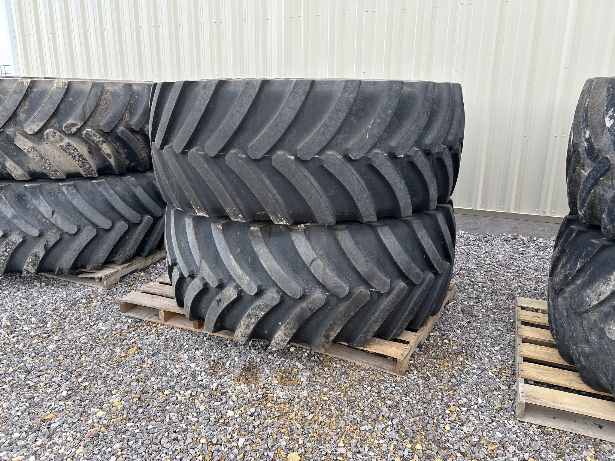 2023 John Deere 600R Loader and Skid Steer Attachment