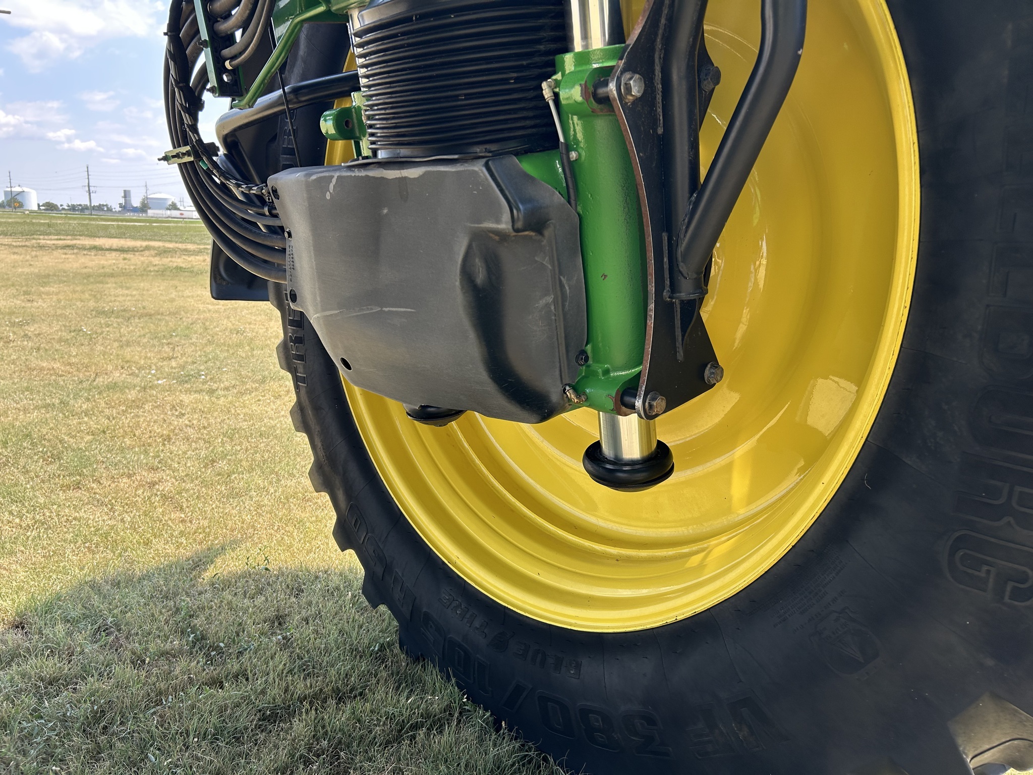 2023 John Deere 600R Loader and Skid Steer Attachment