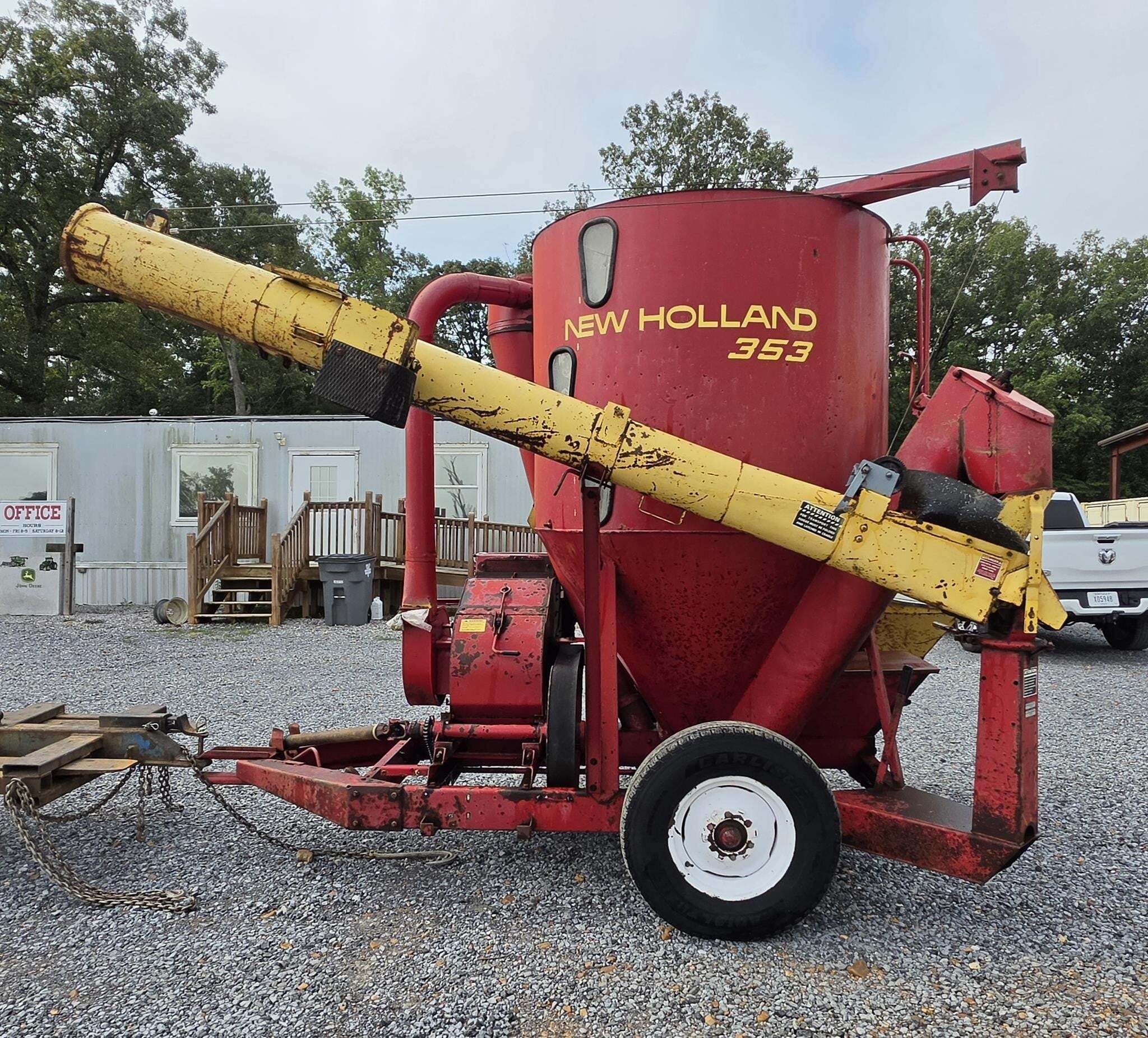 New Holland 353 Grinders and Mixer