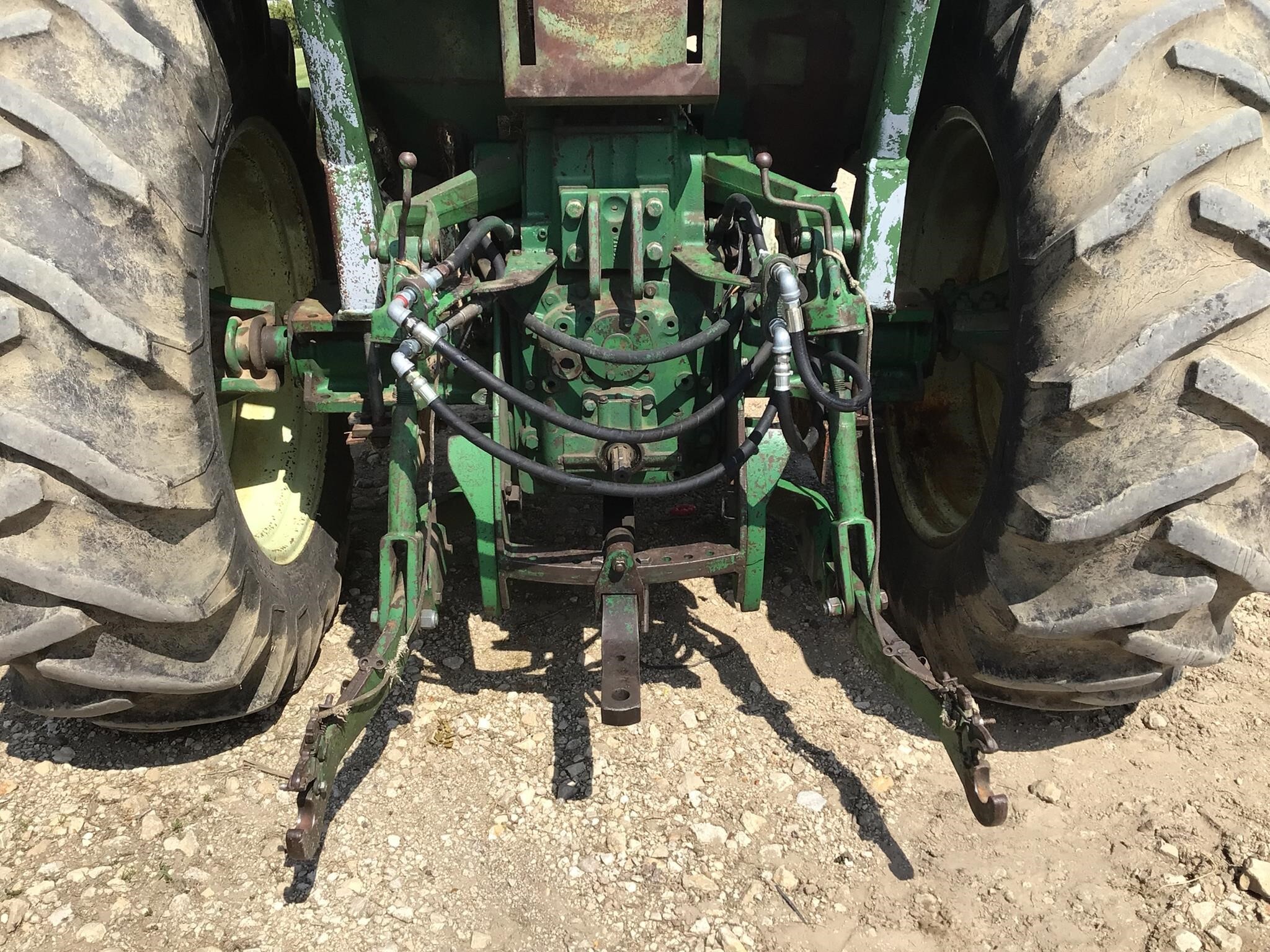  Oliver 1800A Tractor