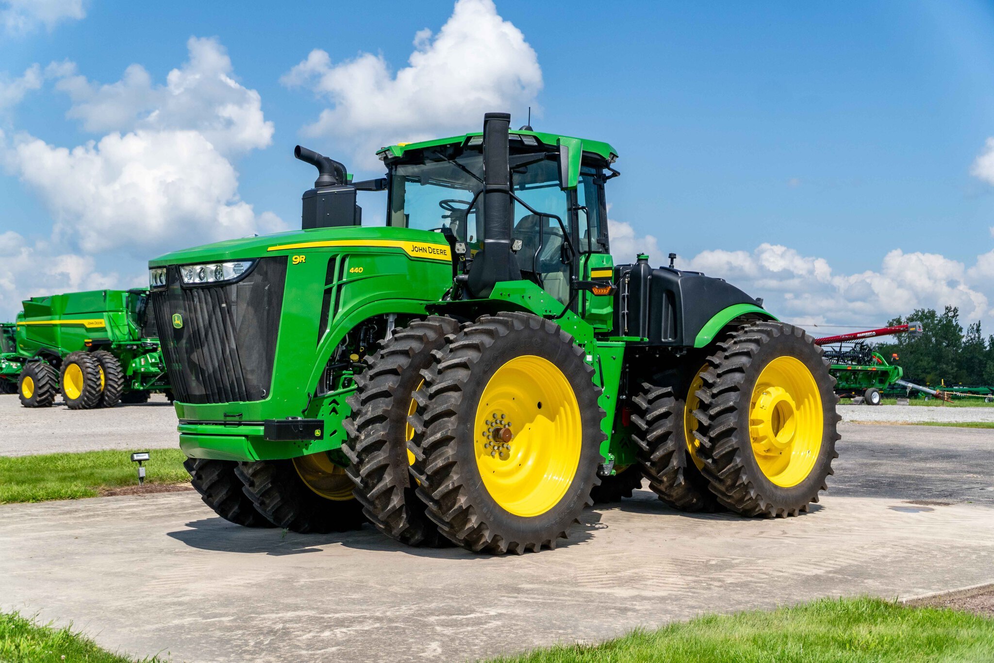 2025 John Deere 9R 440 Tractor