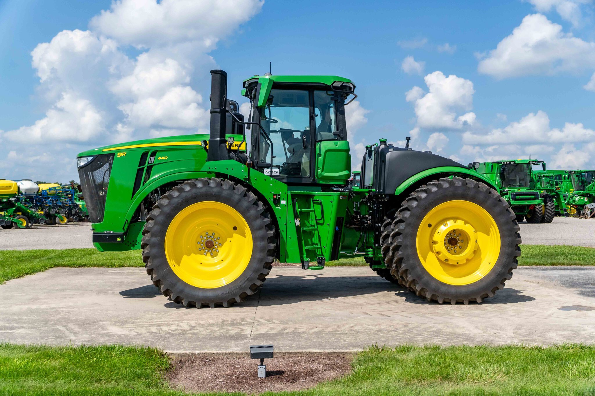 2025 John Deere 9R 440 Tractor