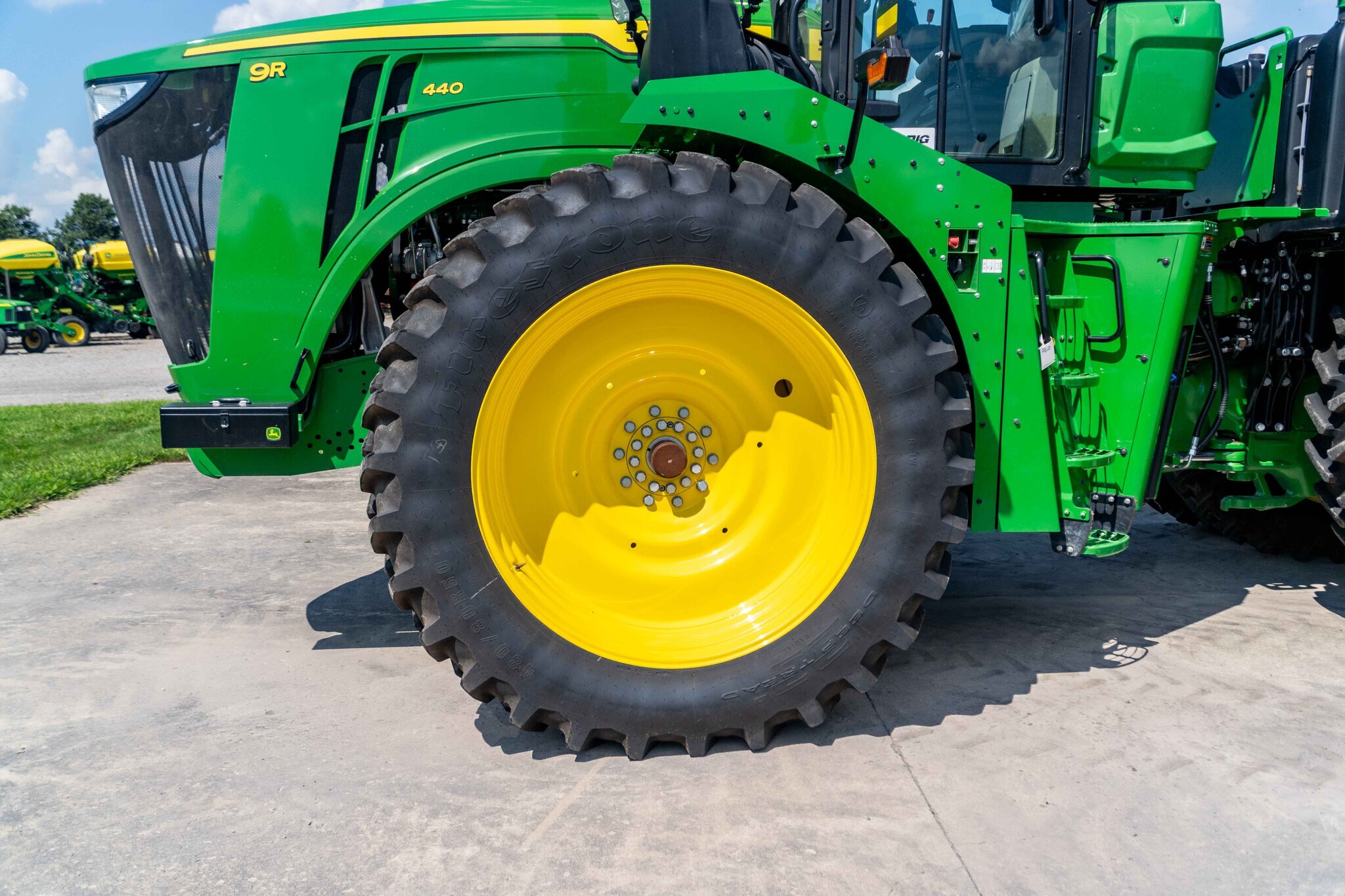 2025 John Deere 9R 440 Tractor