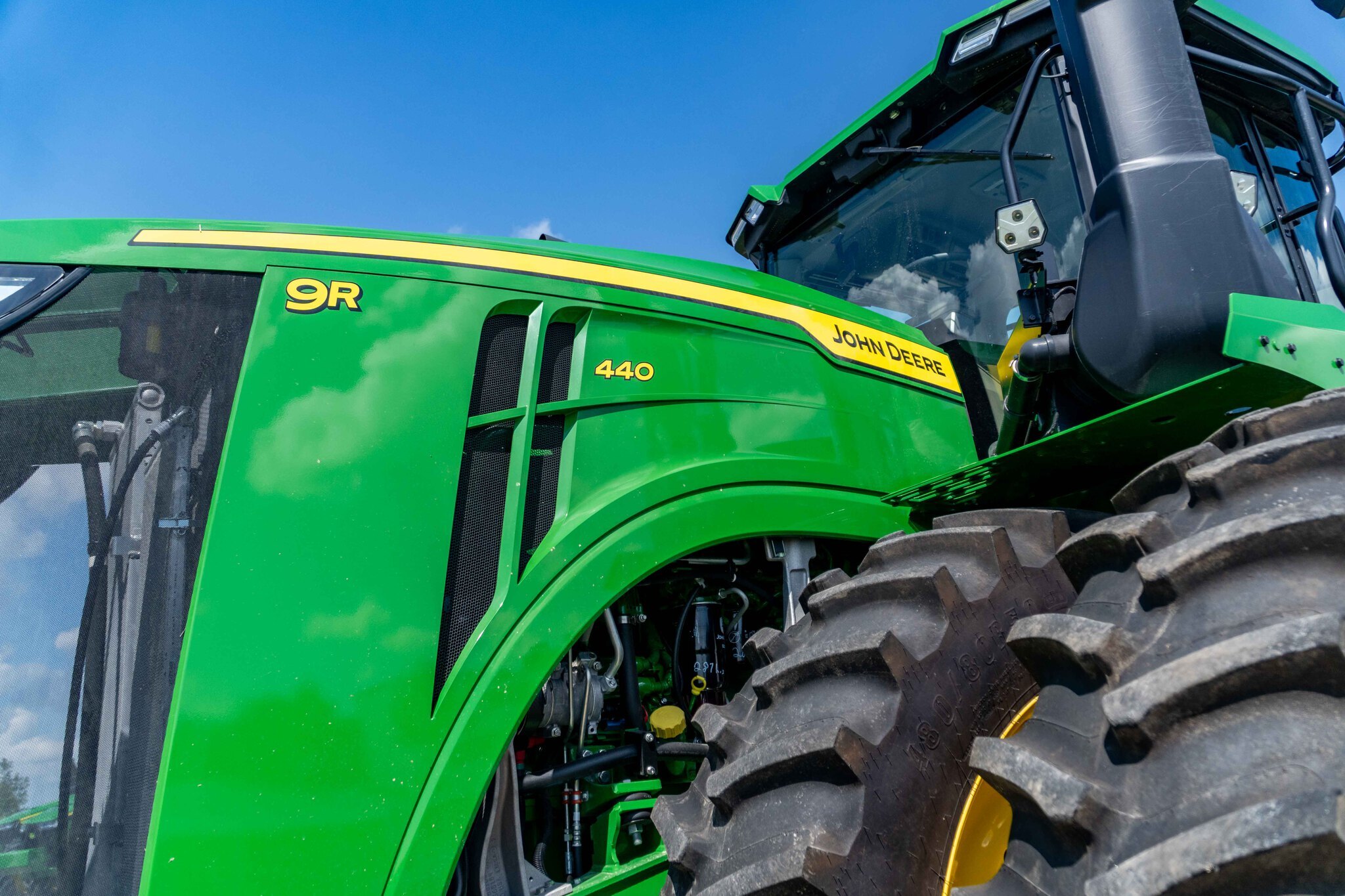 2025 John Deere 9R 440 Tractor
