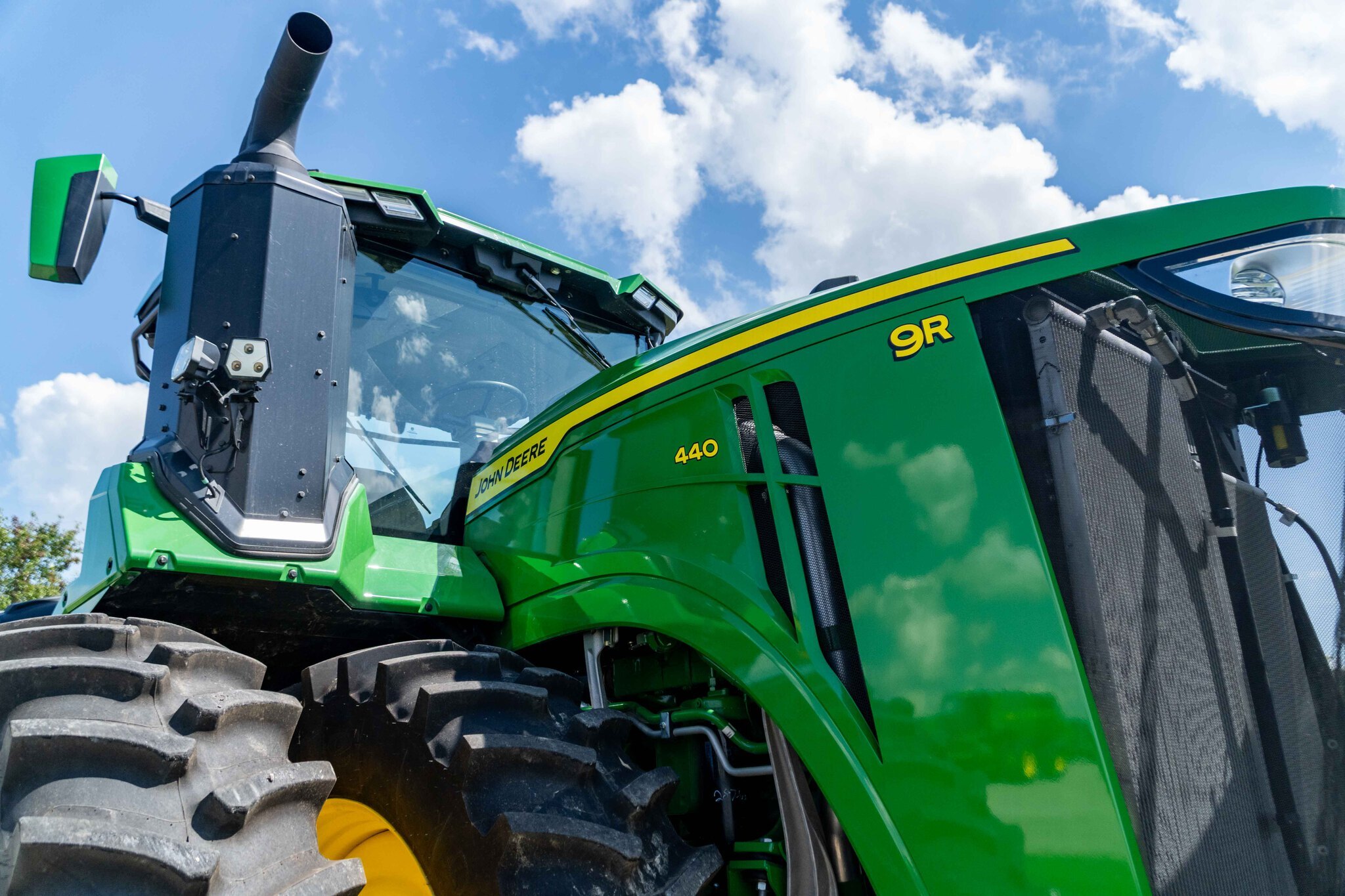 2025 John Deere 9R 440 Tractor