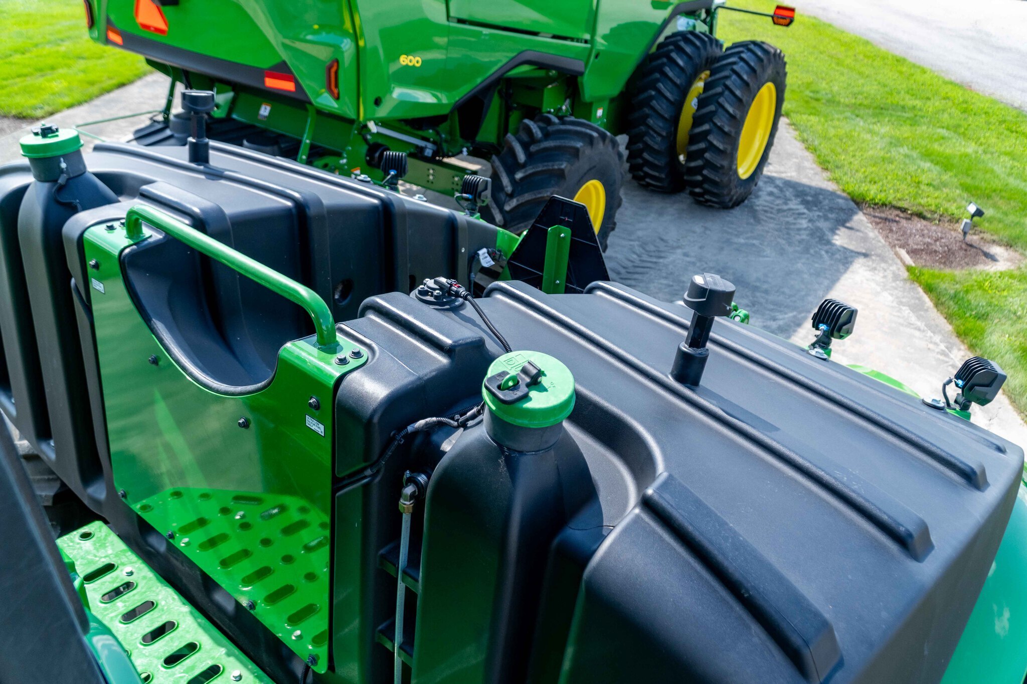 2025 John Deere 9R 440 Tractor