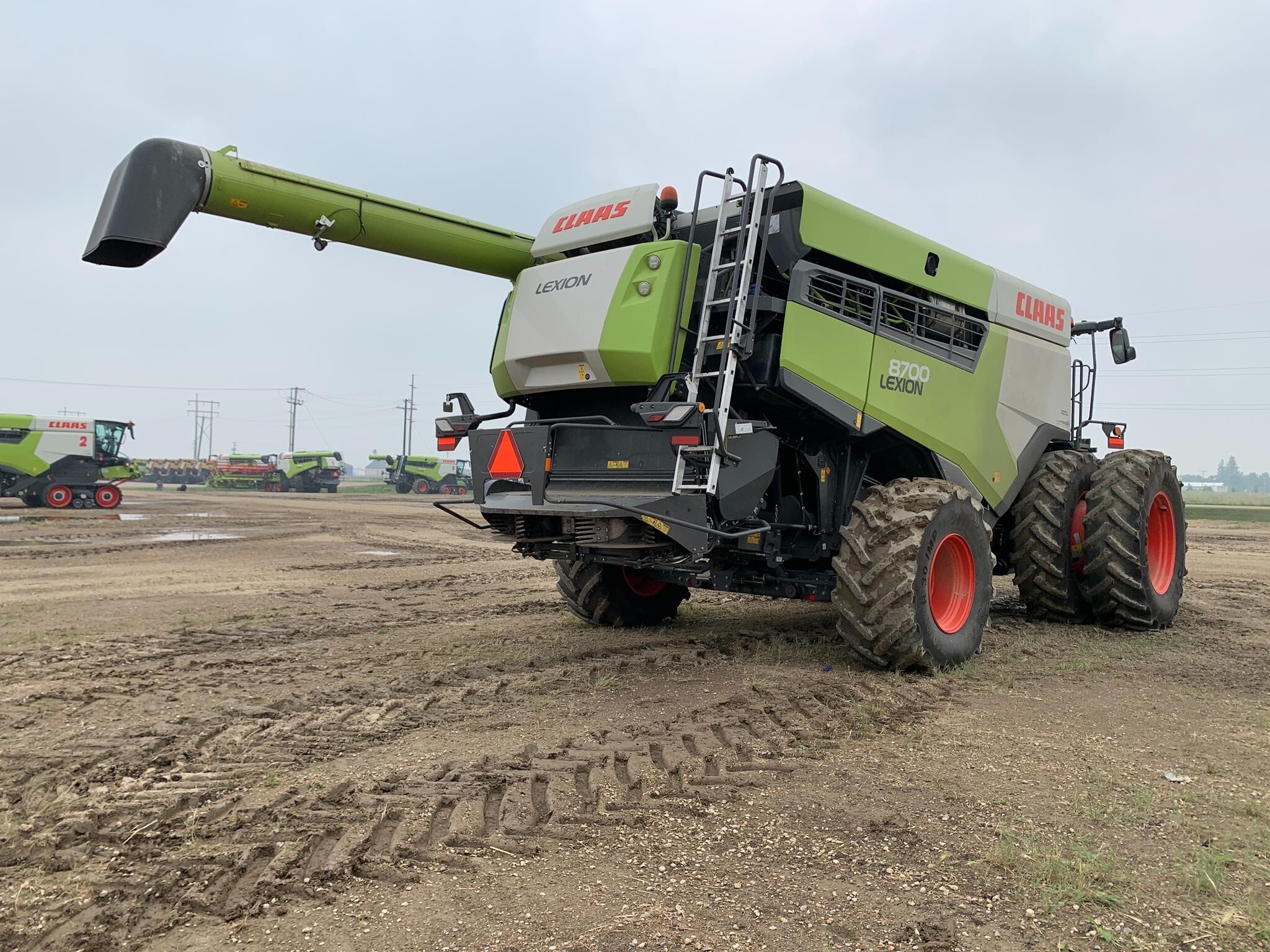 2022 Claas LEXION 8700 Combine